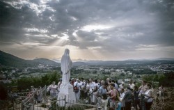MEDJUGORJE CON ITALIA AL COMPLETO Y FINAL EN ROMA JUBILAR